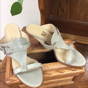 Salvatore Ferragamo heels 7B