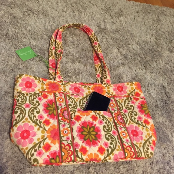 Vera Bradley Handbags - Vera Bradley tote