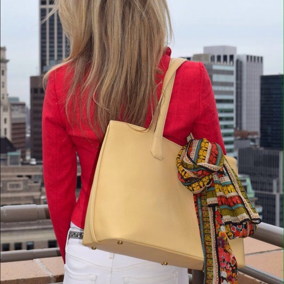 Essential Tote - Picture 4 of 4