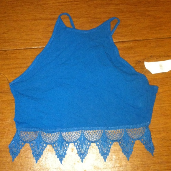 Mini blue crop top 💙