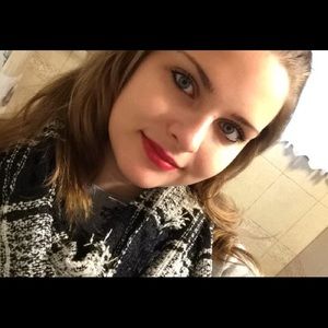 Meet your Posher, Alyssa