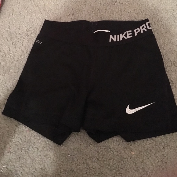 Black Nike Pros