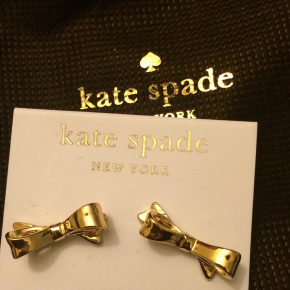 🎉2/20 HOST PICK🎉NWT Kate Spade Gold Bow Earrings - Picture 2 of 2
