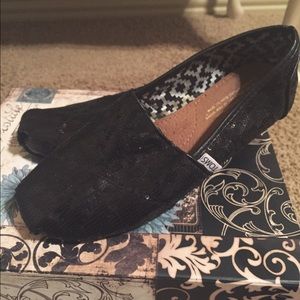 RARE SEQUINS BLACK TOMS