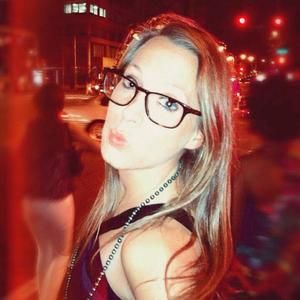 Meet your Posher, Kira