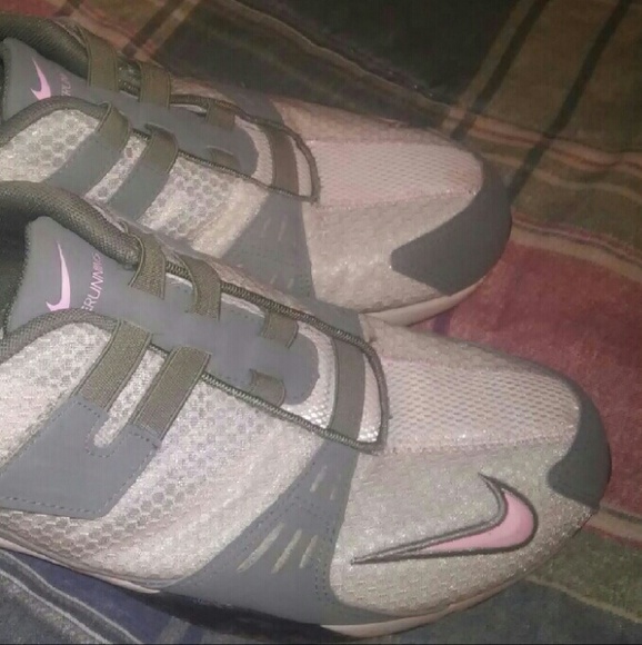 Running shoes - Picture 2 of 3