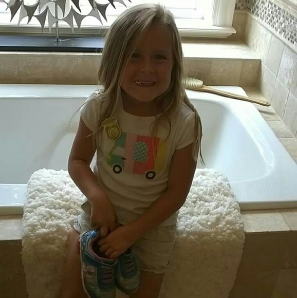 Meet your Posher, Justine