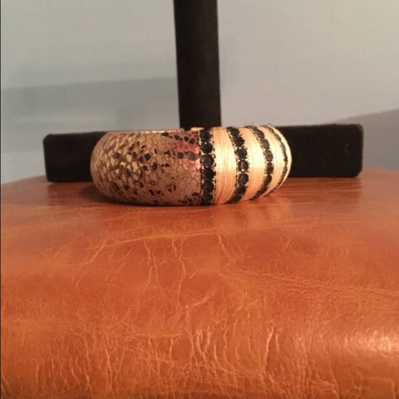 ⚡️PRICE CUT⚡️Multi Pattern Chunky Bangle - Picture 2 of 4