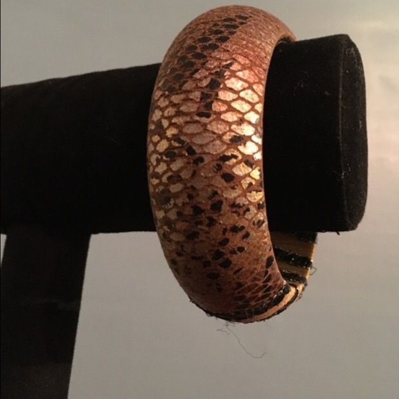 ⚡️PRICE CUT⚡️Multi Pattern Chunky Bangle - Picture 3 of 4