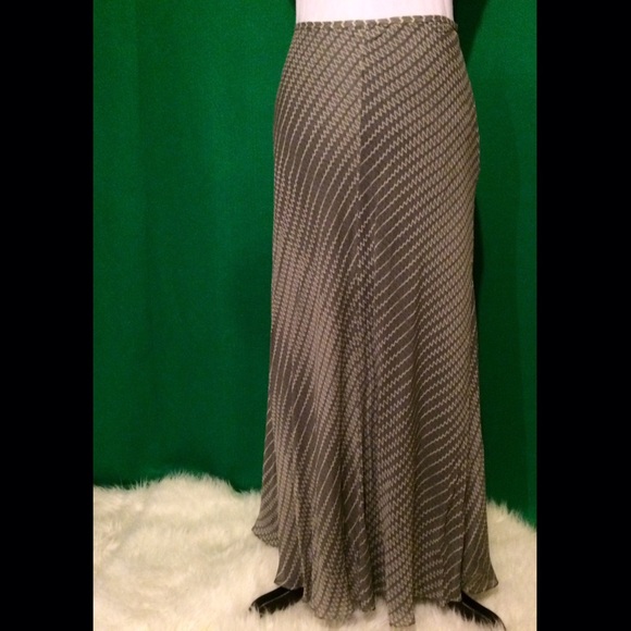 Kenneth Cole Reaction Dresses & Skirts - 🔴Clearance! Gray Chiffon Maxi Skirt