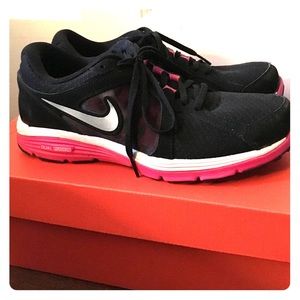 Nike Women's Dual Fusion Running Shoe