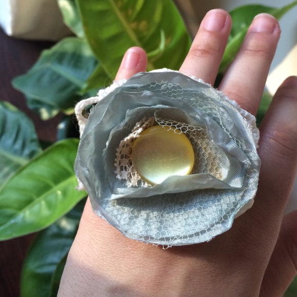 Silk and lace ring 🌸