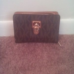 Mickael kors wallet