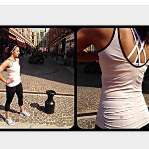 🍋LuLuLemon In The Flow Tank 🍋 SALE TODAY ONLY❗️