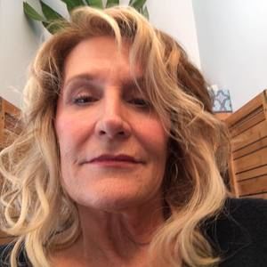 Meet your Posher, Pamela