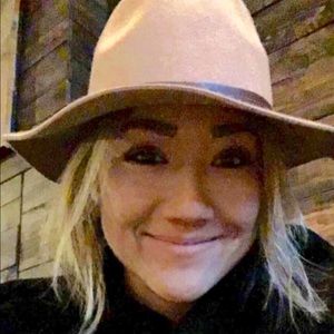 Meet your Posher, Darcy