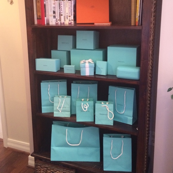 Feeling blue this Valentines Day! Shop my closet!