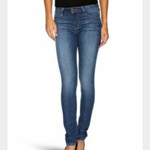 Joe's Jeans "The Skinny" in Betty wash