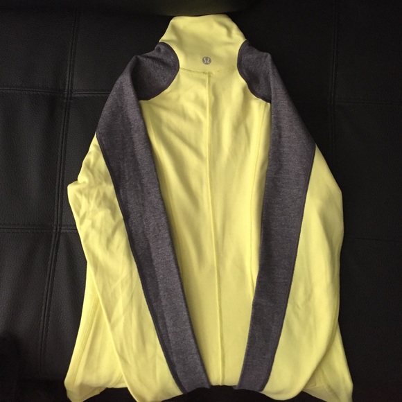 Lululemon pullover - Picture 3 of 4