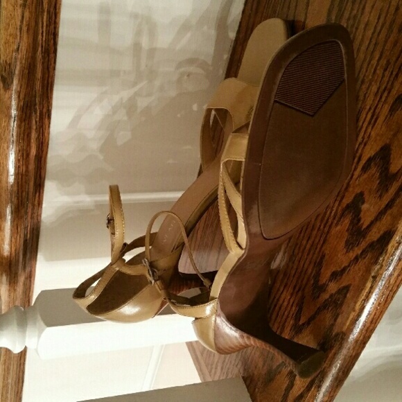 SOLD Jones New York Sandals - Picture 2 of 3