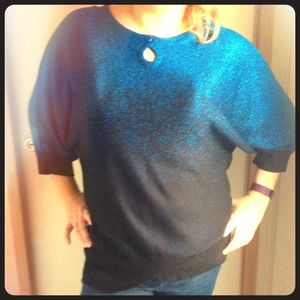 NWT-Kim Rogers 3x key hole blouse/sweater