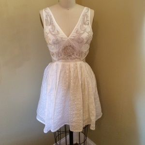 Flirtly dress with embroidery