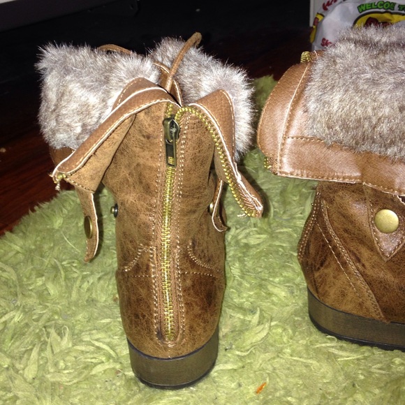 Brown w/ Fur Boots - Picture 2 of 4
