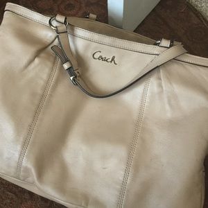Coach shoulder bag light beige