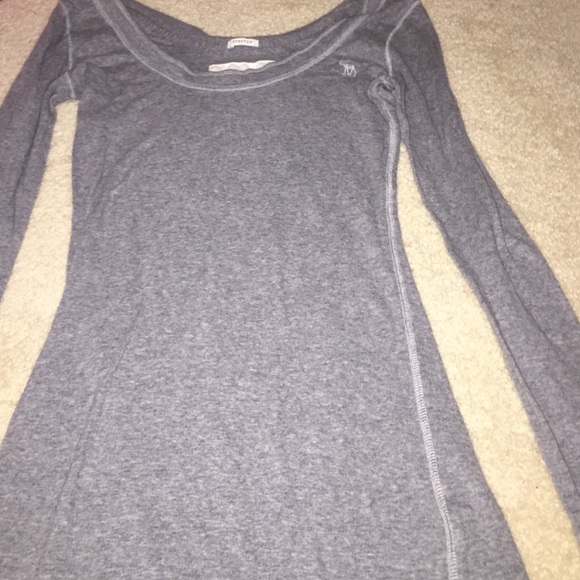 Long sleeve grey shirt