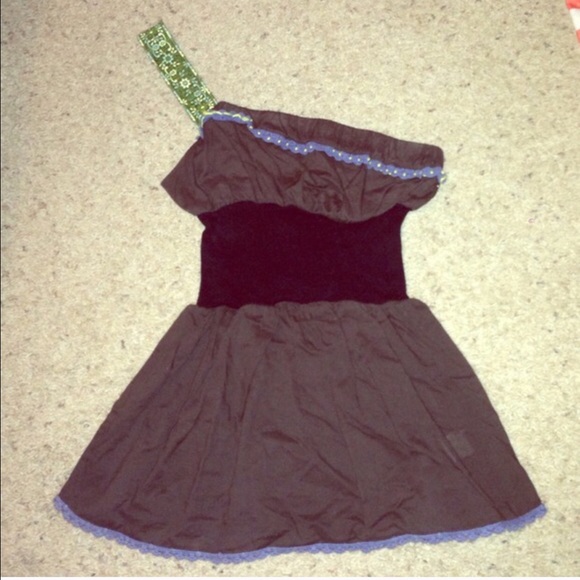 Free People One Shoulder Top. Super cute!