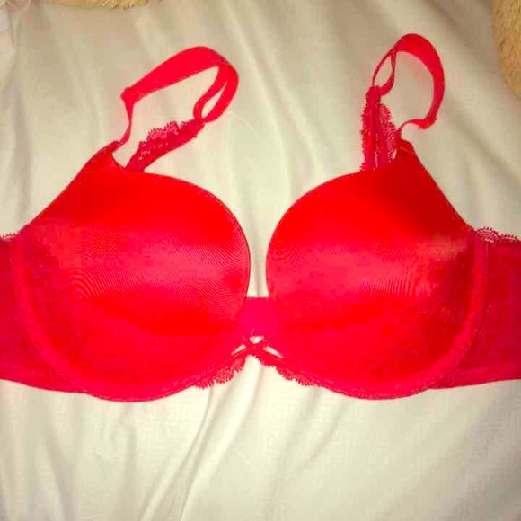 NWOT Victoria's Secret Bra