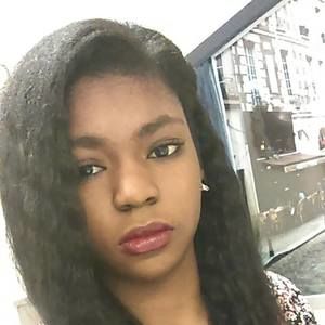 Meet your Posher, Tia