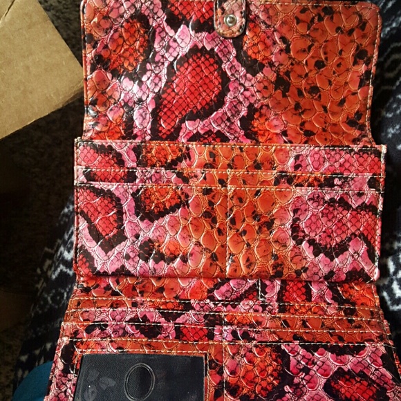 Kathy Van Zeeland wallet