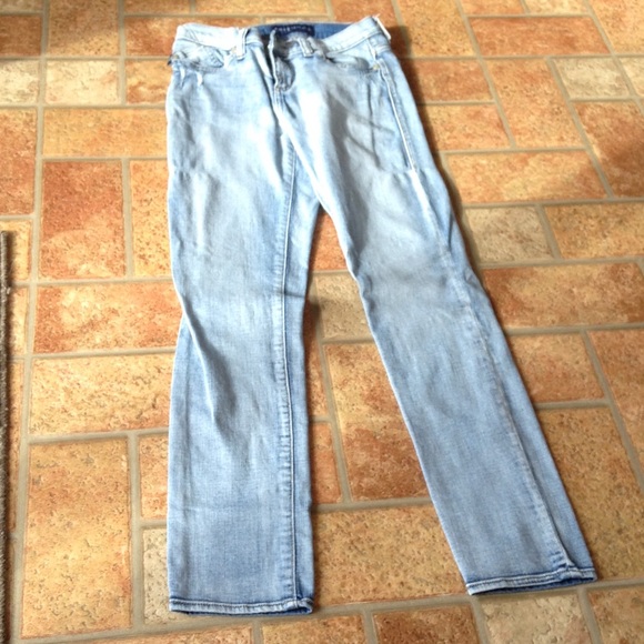 Rock and republic light wash skinny jeans