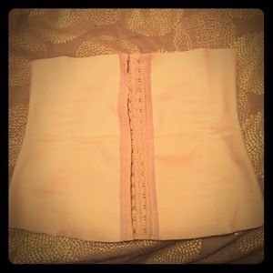 Amia waist trainer