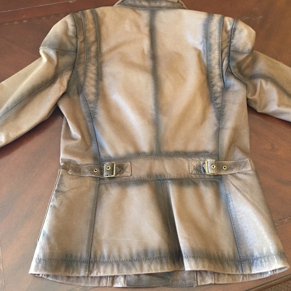 Jacket is a little bigger than I expected - Picture 3 of 3