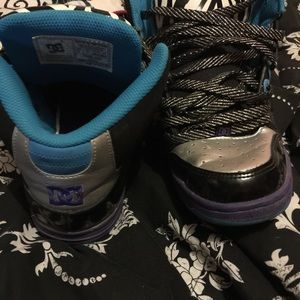 Size 9 DC sneakers