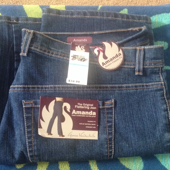 20W short Gloria Vanderbilt Jeans