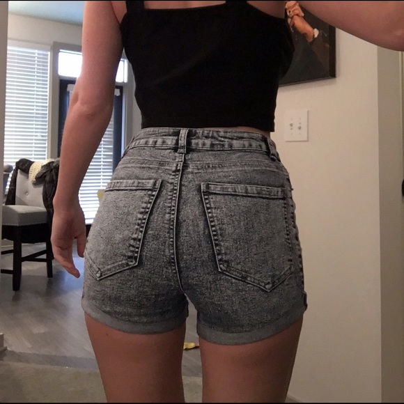 Supré | High Waisted Stretch Denim Shorts | XS 2-4 - Picture 2 of 4