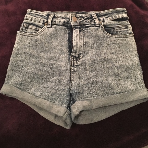 Supré | High Waisted Stretch Denim Shorts | XS 2-4 - Picture 3 of 4