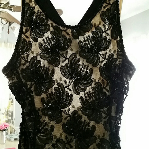 Beaded lace gown - Picture 2 of 5