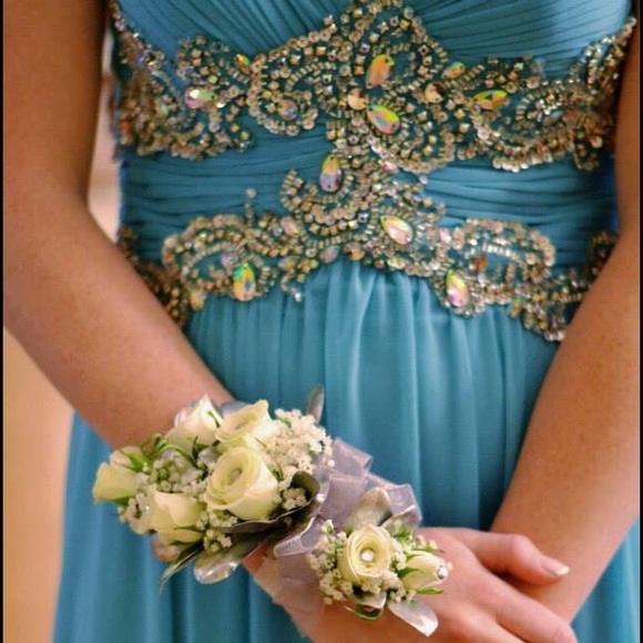 Size 2 Aqua Blue Prom Dress: Only Wore Once!!! - Picture 1 of 4