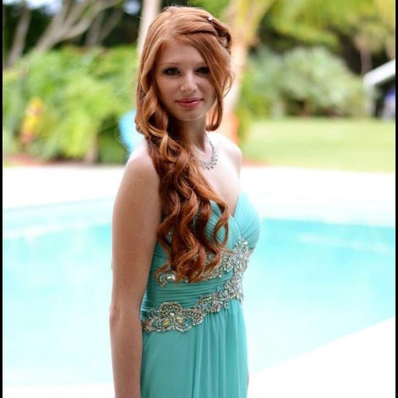 Size 2 Aqua Blue Prom Dress: Only Wore Once!!! - Picture 3 of 4