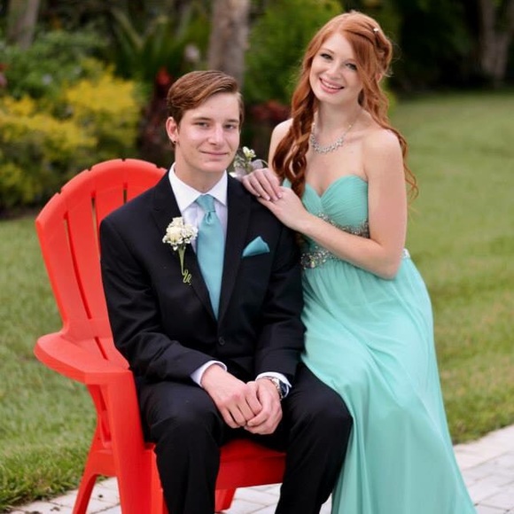 Size 2 Aqua Blue Prom Dress: Only Wore Once!!! - Picture 4 of 4