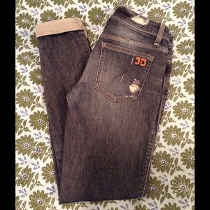 Joe's Jeans Chelsea Distressed 26