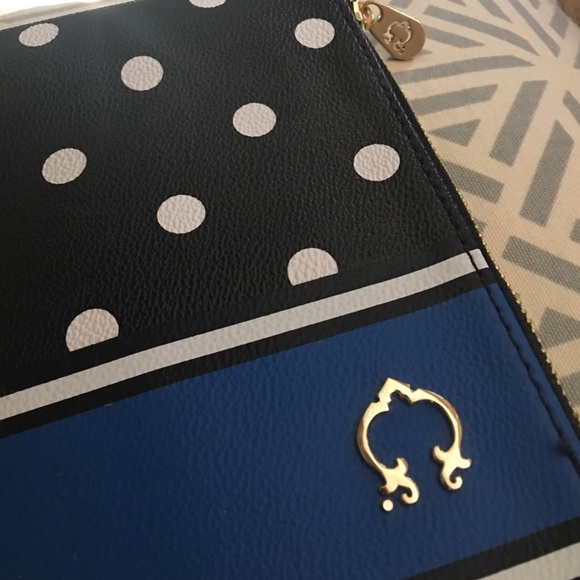 CWonder iPad Case - Picture 2 of 3