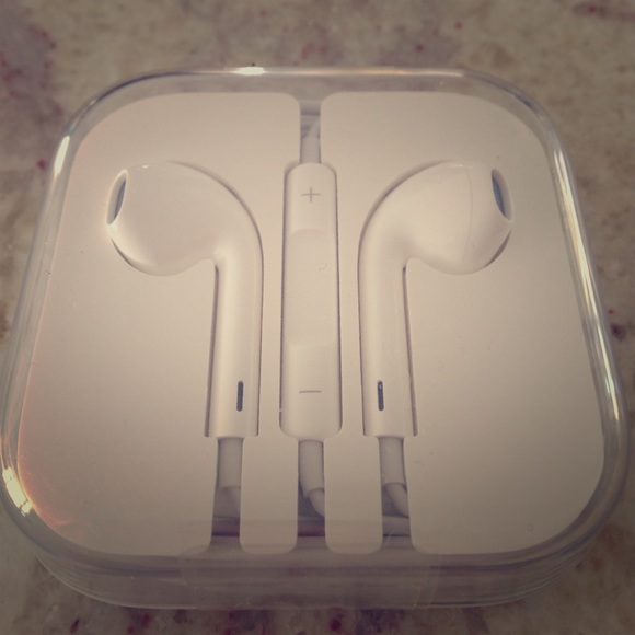 Brand new apple headphones - Picture 1 of 2