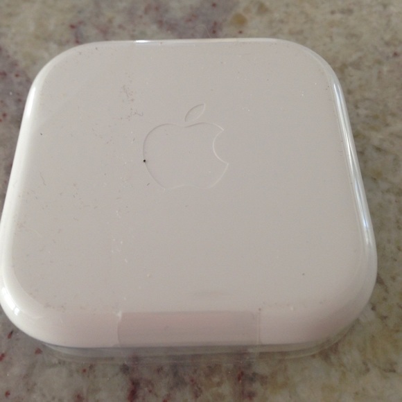 Brand new apple headphones - Picture 2 of 2