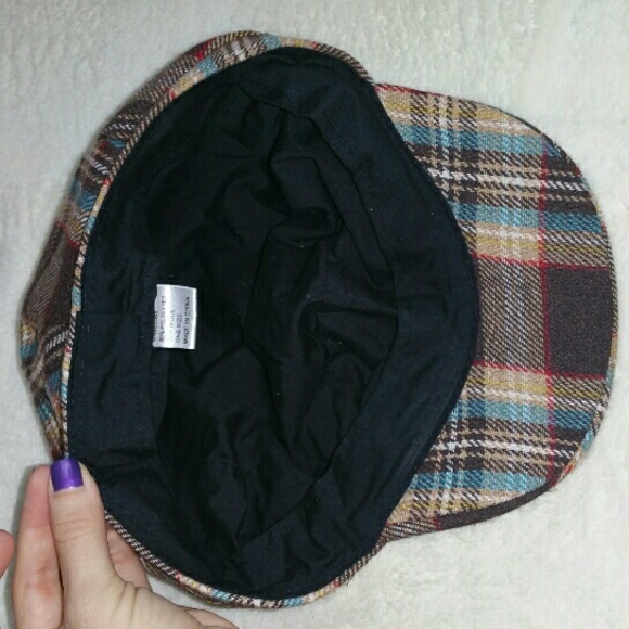 🎀 Multi-colored brown plaid hat. 🎀 - Picture 3 of 3