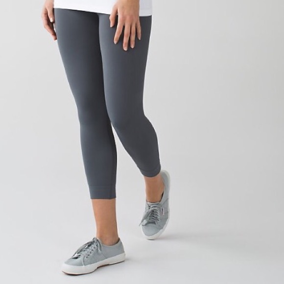 Lululemon Zone in Crop